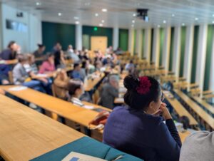 Photo, prise lors de la 7ème Journée Scientifique du SIRIC ILIAD, représentant l'amphithéâtre lors d'une présentation